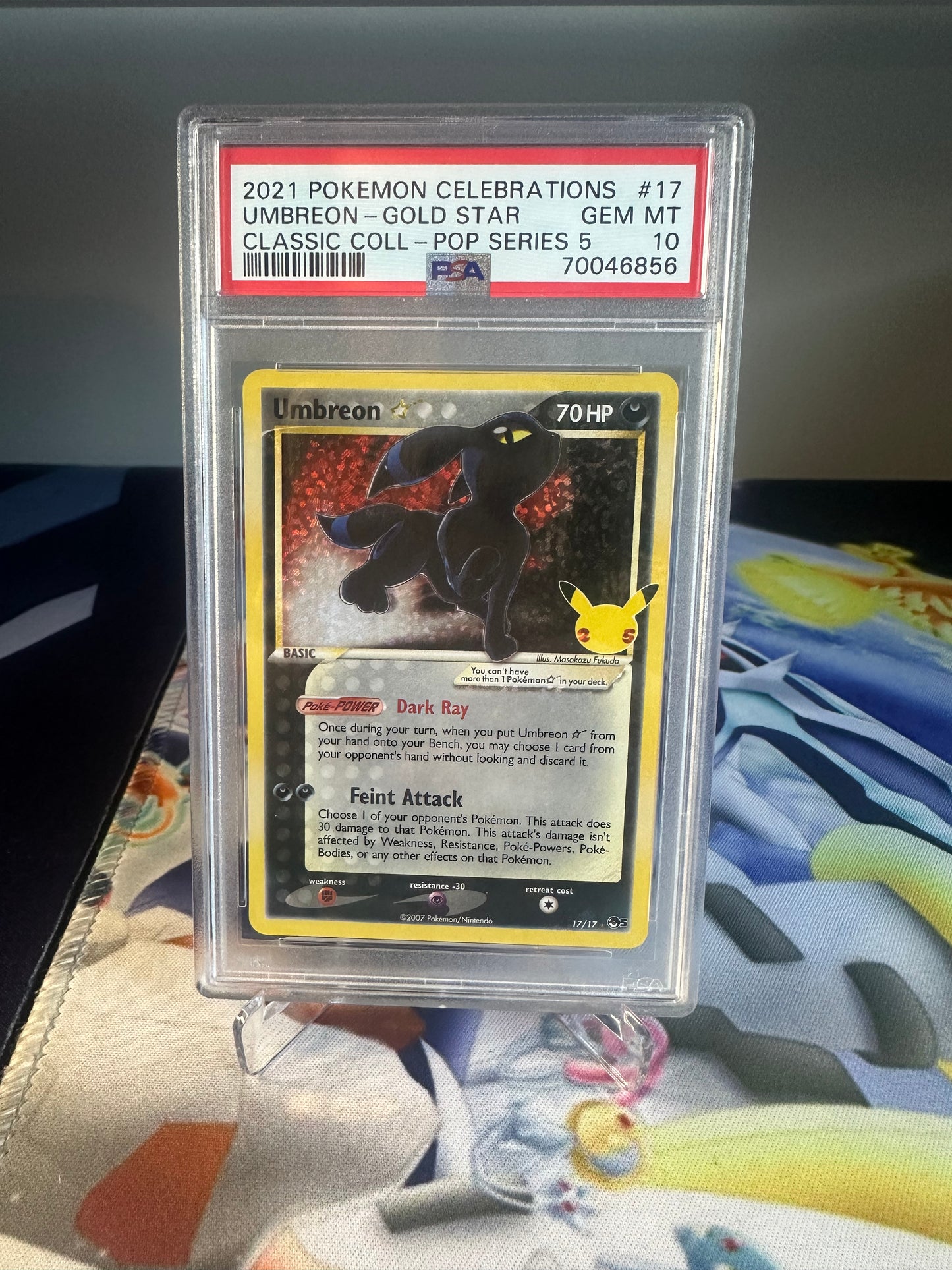 Umbreon Gold Star 17/17 Celebrations Classic Collection PSA 10